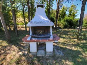 A garden outside Holiday Home in Assisi near Monte Subasio