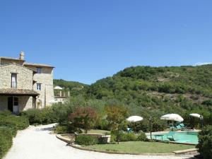 The swimming pool at or close to Holiday Home in Assisi near Monte Subasio
