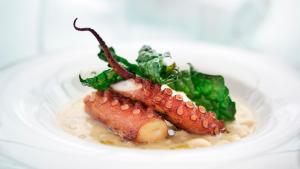 Φαγητό σε αυτό το ξενοδοχείο ή κάπου εκεί κοντά