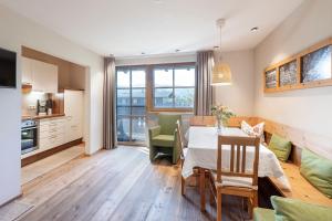 Eldhús eða eldhúskrókur á Gästehaus Bramböck