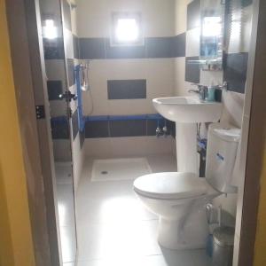 Bilik mandi di ESPACE INOV IMILCHIL
