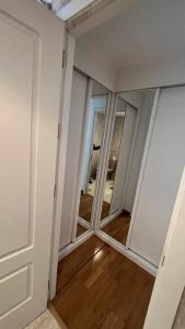 Zdjęcie z galerii obiektu Apartments Madrid Suite Aeropuerto, IFEMA w Madrycie