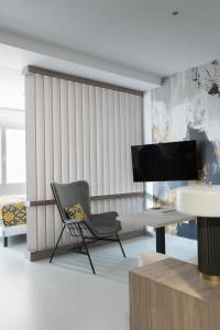 A seating area at Apartamentos Las Torres