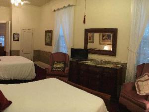Ein Bett oder Betten in einem Zimmer der Unterkunft Franklin Terrace Bed and Breakfast