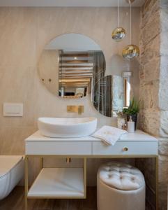 Kúpeľňa v ubytovaní Le Premier Luxury Rooms + 37 fotografií