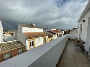 - une vue depuis le toit d'un bâtiment dans l'établissement Edificio Lola 3, à Lucena