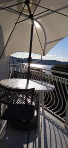 Un balcón o terraza en Apartmani Ivan