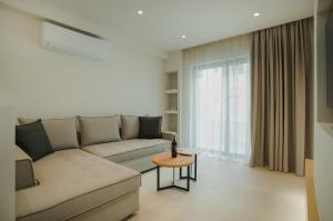 Posedenie v ubytovaní Celine Luxury Apartments & Suites