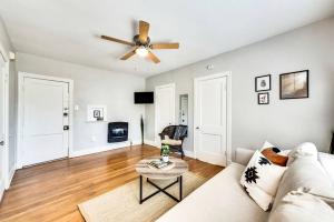 a living room with a couch and a ceiling fan at Global Cup The Vintage Stellar on Lower-Greenville in Dallas +7 photos