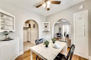 a kitchen and dining room with a table and chairs at Global Cup The Vintage Stellar on Lower-Greenville in Dallas