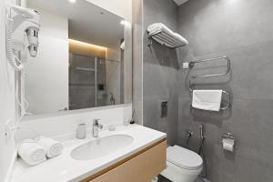 Dilijani Tun Hotel & Restaurant的一间浴室