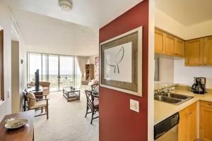 WaianaeMakaha Condo Near Pokai Bay Beach with Ocean View!的相册照片