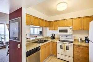 WaianaeMakaha Condo Near Pokai Bay Beach with Ocean View!的相册照片