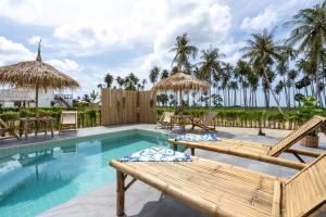 Bazén v ubytování Manao Seaview Pool Villa 27 - 5 Mins Walk To The Beach nebo v jeho okolí