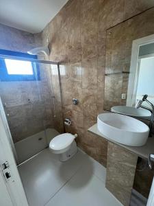 Bilik mandi di Apartamento Beira Mar Arroio do Silva - 2 quartos - nº42