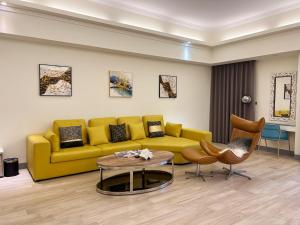 Ruang duduk di Shange Beach Club Homeatay