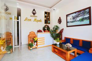 Posezení v ubytování Lan Mạnh Hotel