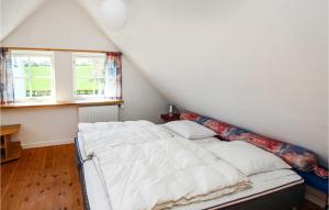 Postel nebo postele na pokoji v ubytování 3 Bedroom Nice Home In Samsø