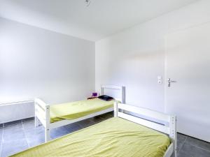 Photo de la galerie de l'établissement Biscarrosse Plage - T2 avec Parking, Balcon et 4 Couchages - FR-1-521-92, à Biscarrosse-Plage 2 autres photos