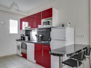 Virtuvė arba virtuvėlė apgyvendinimo įstaigoje Maison Biscarrosse Plage, 3 pièces, 6 personnes - FR-1-521-30