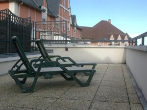 Balkón nebo terasa v ubytování Dives-sur-Mer, 3 pièces duplex, terrasse, animaux admis - FR-1-487-278 + 4 fotografie