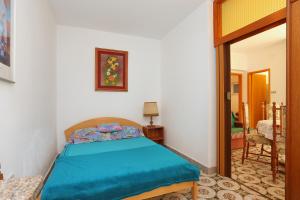 Fotografie z fotogalerie ubytování Apartments by the sea Vinisce, Trogir - 8659 v destinaci Vinišće