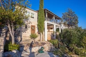 Fotografie z fotogalerie ubytování Apartments by the sea Vinisce, Trogir - 8659 v destinaci Vinišće