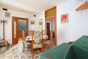 Fotografie z fotogalerie ubytování Apartments by the sea Vinisce, Trogir - 8659 v destinaci Vinišće