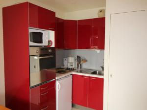 Η κουζίνα ή μικρή κουζίνα στο Appartement Auris, 2 pièces, 6 personnes - FR-1-297-48