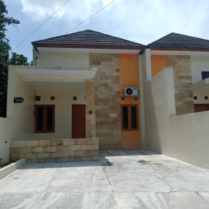 a rendering of a house with a driveway at Lavanta Guest House 