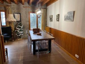 Fotografia z galérie ubytovania Maison dans la forêt de Bolquère, avec jardin. v destinácii Bolquere Pyrenees 2000 + 23 fotografií
