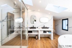 Kúpeľňa v ubytovaní Villa Eskapi Perpignan