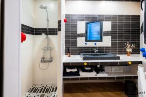 Kúpeľňa v ubytovaní Villa Eskapi Perpignan