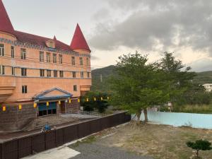 La alberca dentro o cerca de XingYe B&B