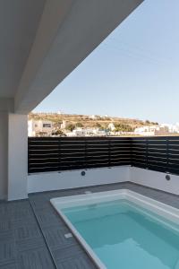Bazén v ubytování SantoRossa Luxury Villas nebo v jeho okolí
