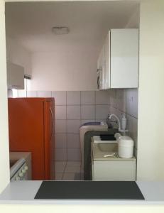 Cuisine ou kitchenette dans l'établissement Apto em condomínio , portaria 24h, com área de lazer, ideal para famílias