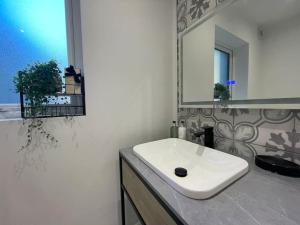 Koupelna v ubytování Edge Water Cottage-recently constructed + 28 fotografií