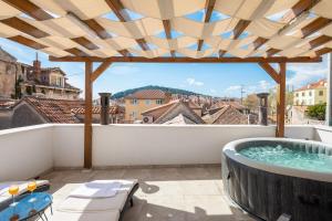 Nespecifikovaný výhled na hory nebo výhled na hory při pohledu z bed and breakfast