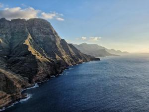 an aerial view of the na pali coast at Redondo de Guayedra in Guayedra