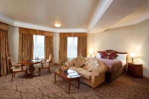 Posezení v ubytování Lawlors Hotel + 37 fotografií