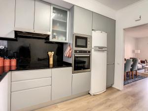 Cuisine ou kitchenette dans l'établissement Casa Pico dos Barcelos by LovelyStay