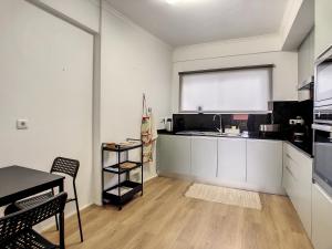 Cuisine ou kitchenette dans l'établissement Casa Pico dos Barcelos by LovelyStay