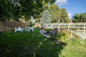 Vonkajšia záhrada v ubytovaní Villa avec piscine entre Beauval et châteaux*