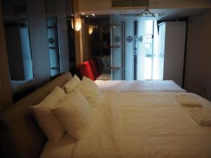 7B-Short-term rental allowed-5BRs Downtown Bangkok客房内的一张或多张床位