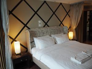 7B-Short-term rental allowed-5BRs Downtown Bangkok客房内的一张或多张床位