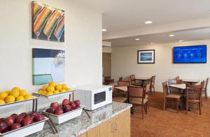 Galería fotográfica de Country Inn & Suites by Radisson, Holland, MI en Holland