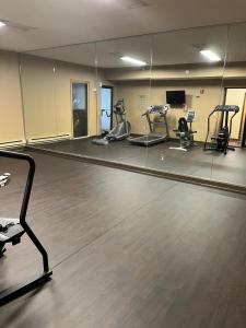 Centrul de fitness și/sau facilități de fitness de la Wingate by Wyndham Pittsburgh West Mifflin +26 fotografii