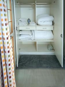 Fotografie z fotogalerie ubytování Expomart house1bhk v destinaci Greater Noida + 10 fotografií