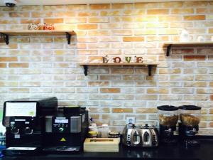 Příslušenství pro přípravu čaje a kávy v ubytování 24 Guesthouse Myeongdong Avenue