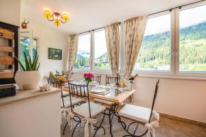 Výhľad na hory alebo výhľad na hory priamo z apartmánu
